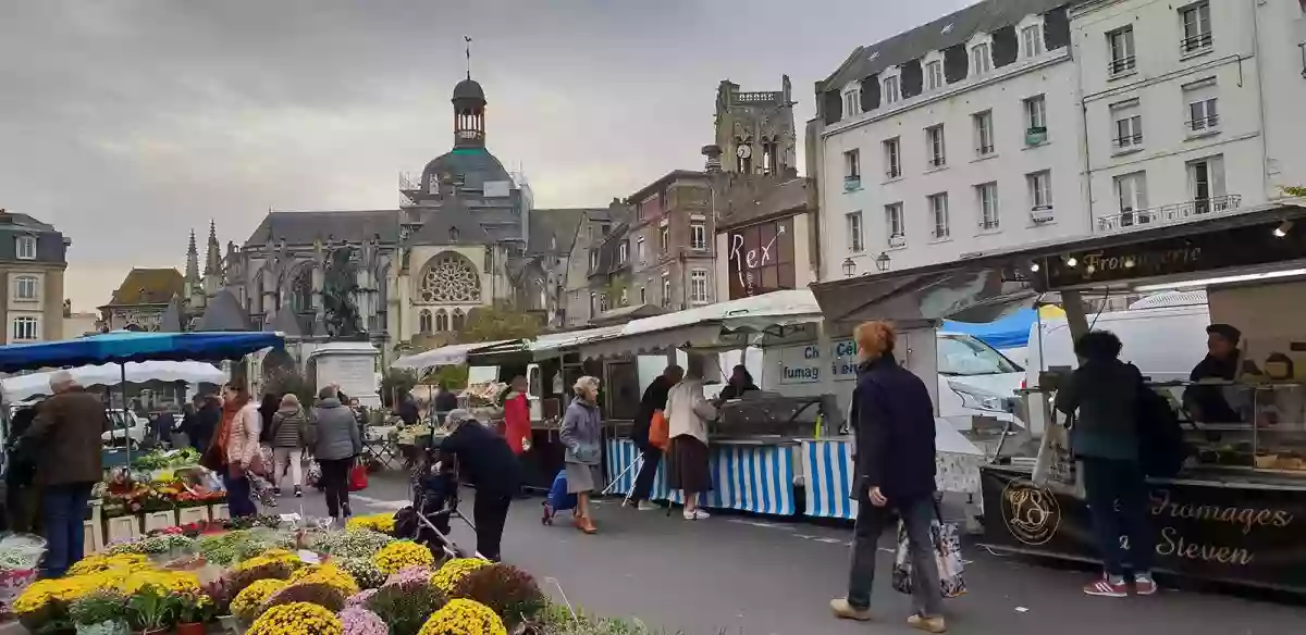 Marché de Dieppe - Café des Tribunaux - Restaurant Dieppe - Restaurant Dieppe avec terrasse